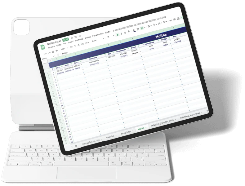 Tablet mostrando a planilha de controle de multas da Cobli.