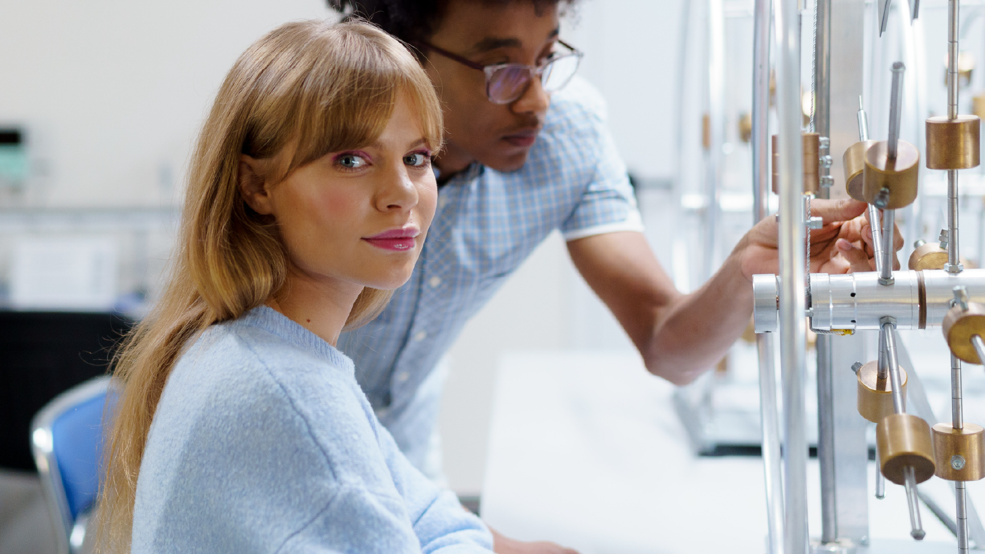 A student in a QUB science lab
