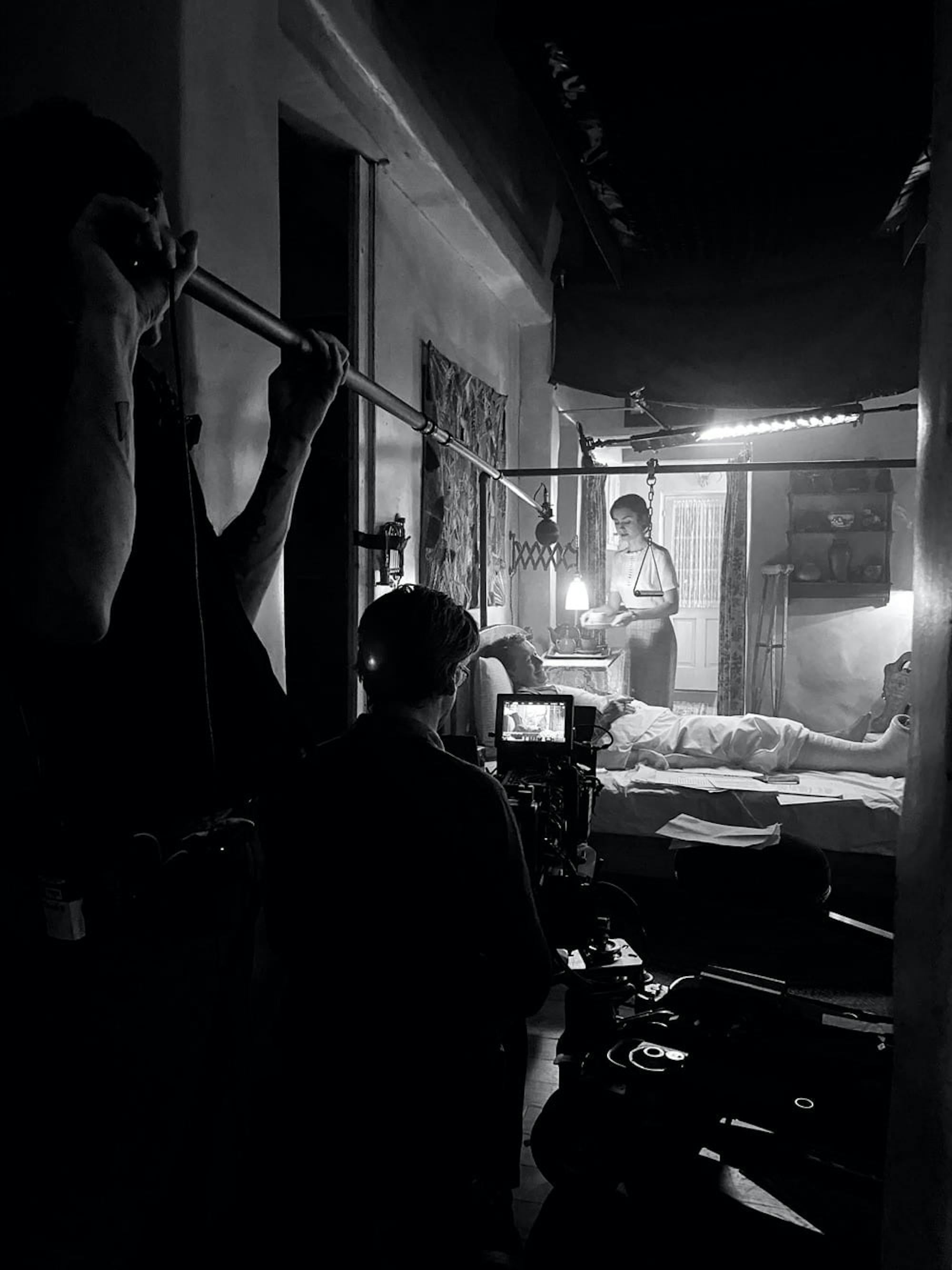 Behind the scenes filming Mank. The actors are ready. The best boy is ready. Everything is just so.