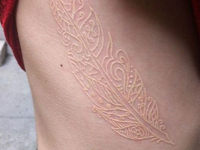 40 Inspiring Feather Tattoos To Show Off Your Creative Spirit   Inspirationfeed