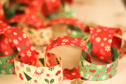 paper chains made from christmas paper