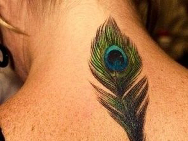 22 Women Peacock Feather Tattoo Ideas To Try - Styleoholic