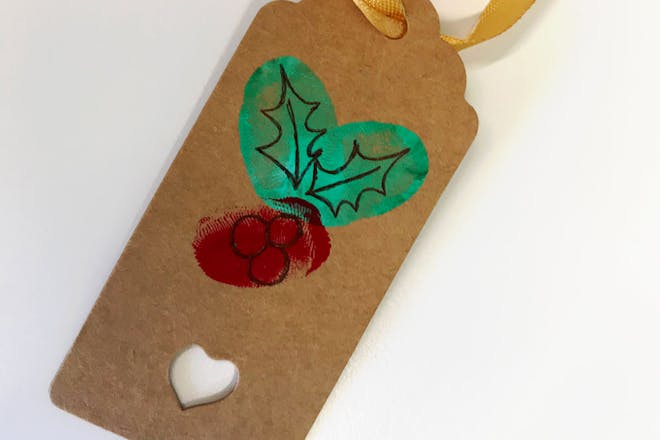 holly finger paint craft gift tag