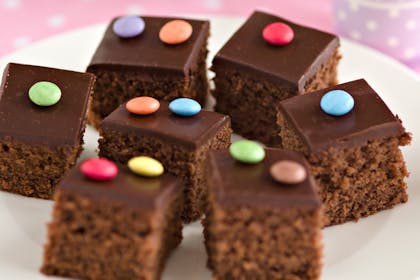 Chocolate traybake recipe. Easy chocolate cake