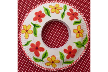 paper plate flower garland