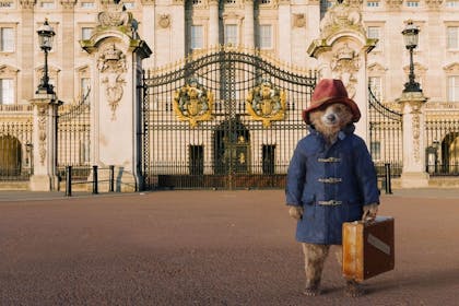 Paddington outside Buckingham Palace, a still from the film