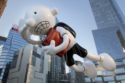 Diary of a wimpy kid flying inflatable in New York Thanksgiving parade