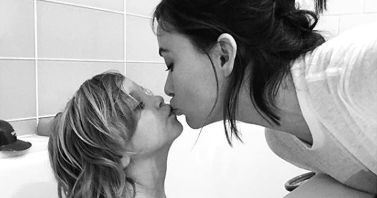 Olivia Wilde Slammed For Kissing Son On The Lips Netmums