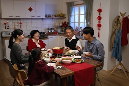 Family enjoying a Reunion dinner