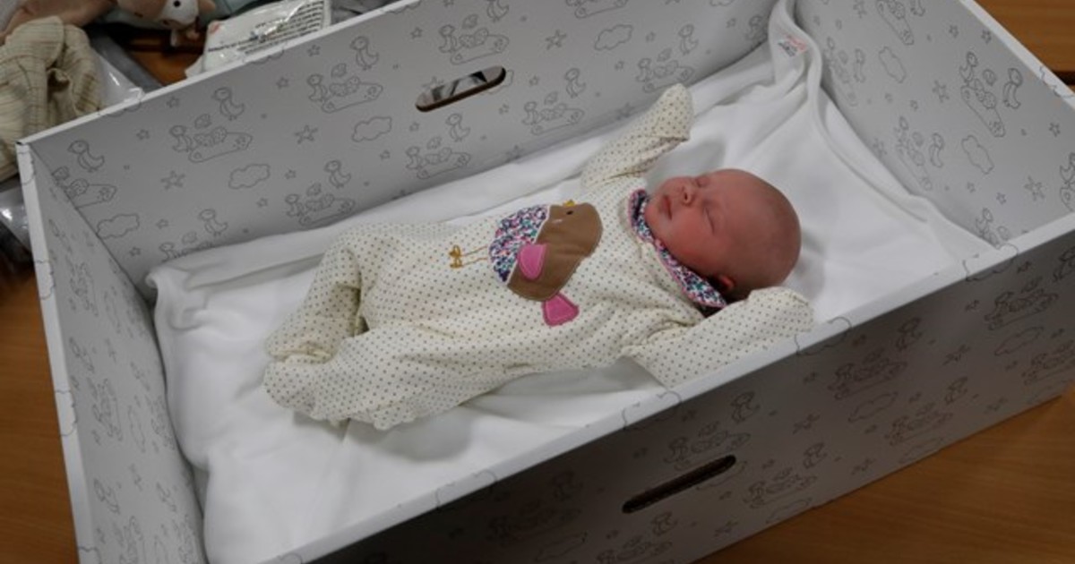 First Parents Receive Scottish Government’s Baby Box - Netmums