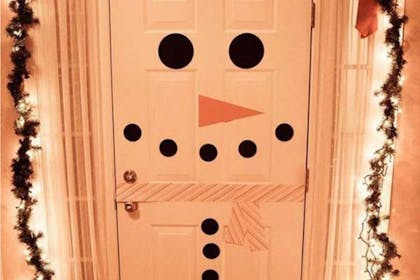 diy snowman door decoration