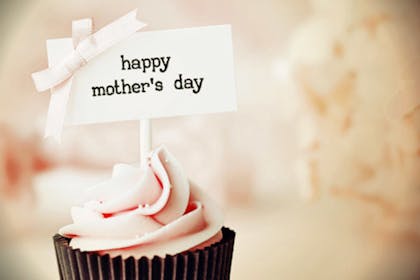 mother's day cupcake
