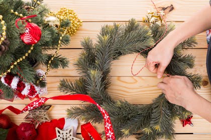 Easy DIY Christmas decorations for kids to make