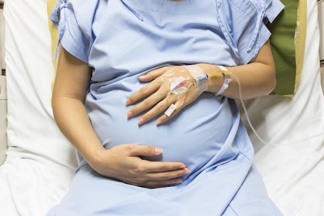 pregnant woman in hospital 