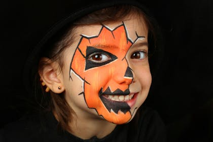 Sparkling Faces - Ultimate Face Painting Guide - Scary Halloween