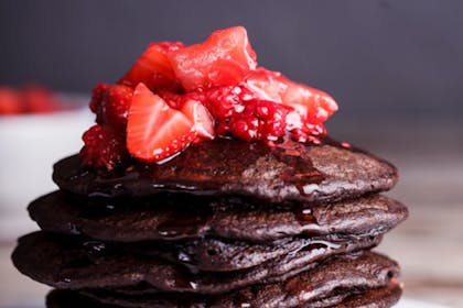 Easy and healthy chocolate pancakes by Simply Delicious Food