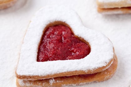 heart shaped jammy biscuits