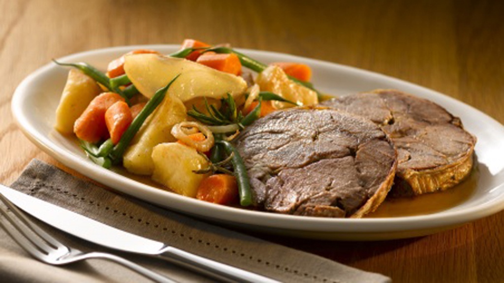 Slow braised lamb with pear and potatoes Slow cooking recipes recipe