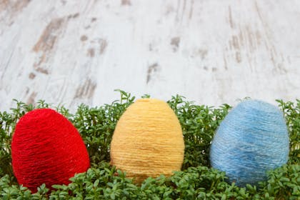 String Easter craft