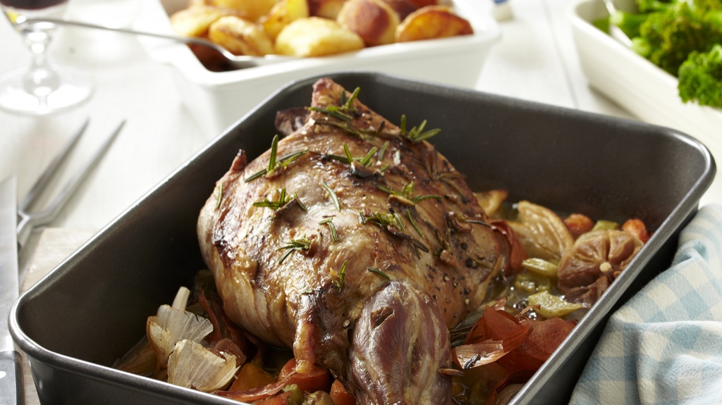 Rosemary And Garlic Roast Lamb Recipe - Netmums