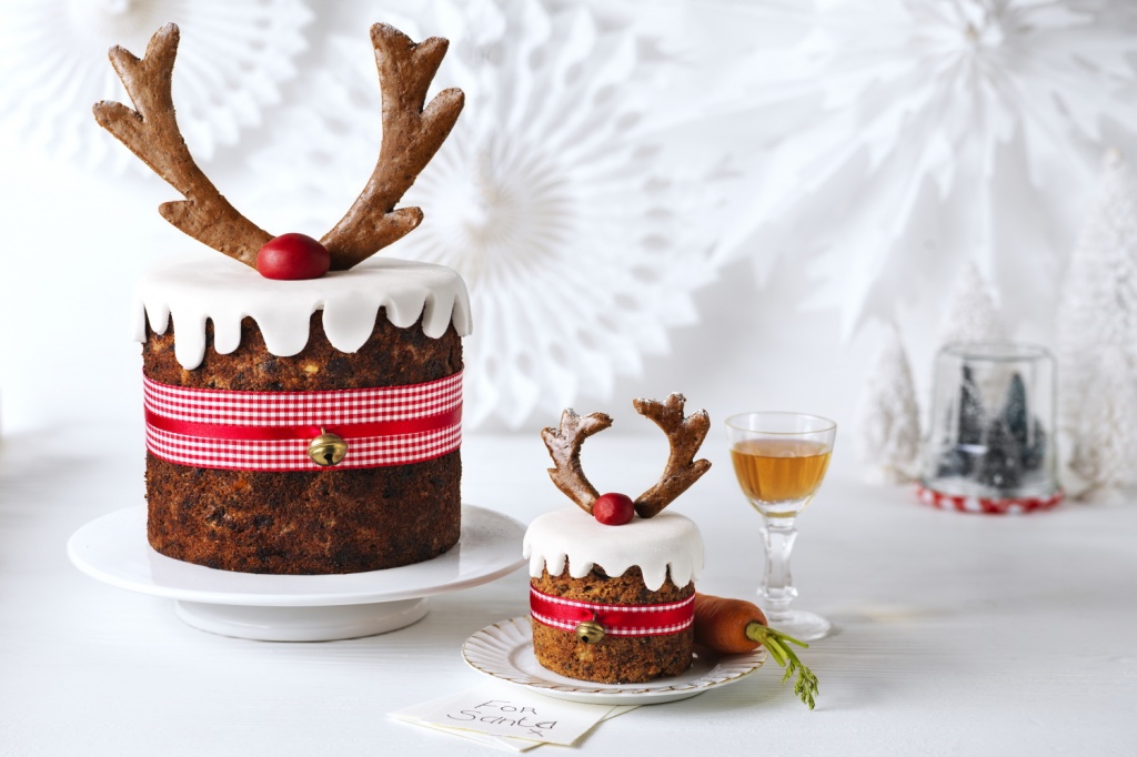 Santa and Rudolph Christmas Cake – Beautiful Birthday Cakes