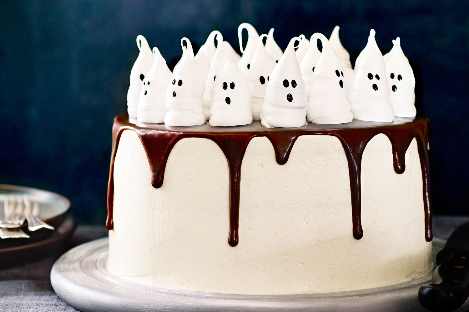 29 Scary-Sweet Halloween Cake Ideas - Brit + Co