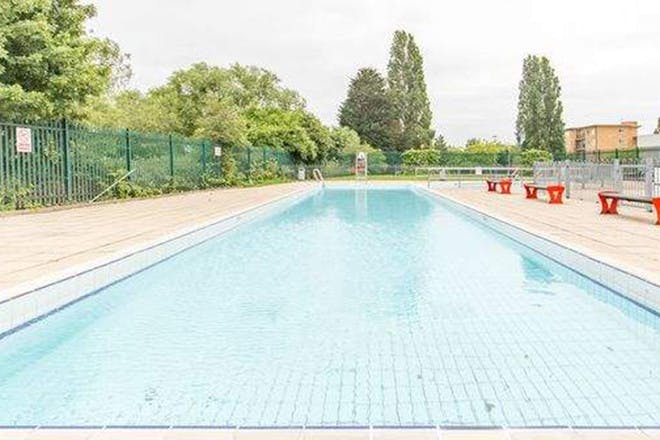 finchley open air swimming pool