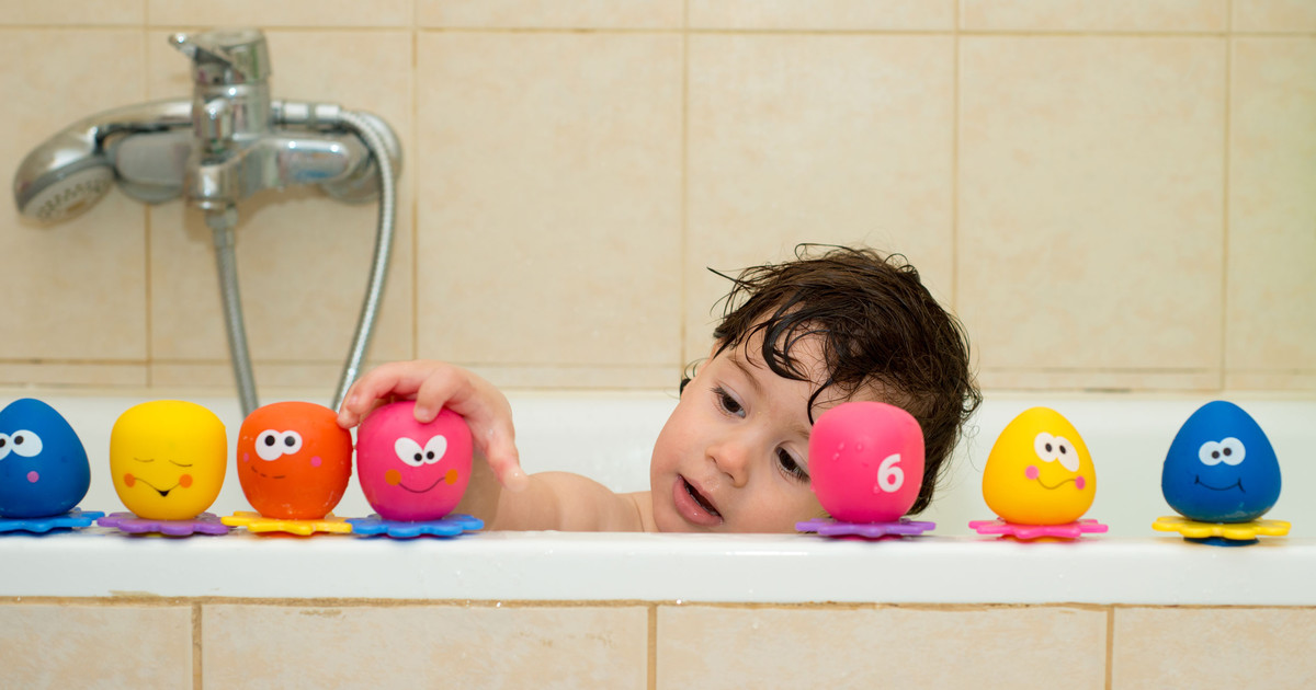 Parents No Longer Use Traditional Bath Before Bed Routine For Their ...