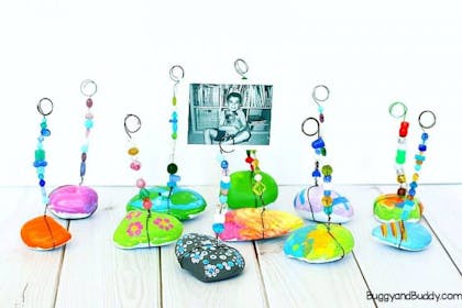 Painted rock and wire photo holders kids craft