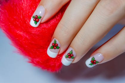 12. Mistletoe nails