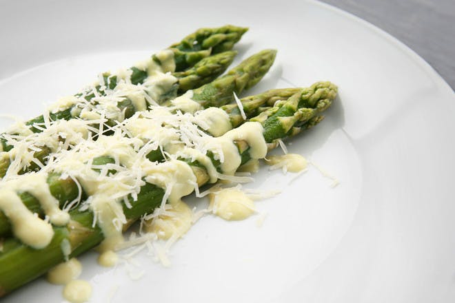 Cheesy asparagus