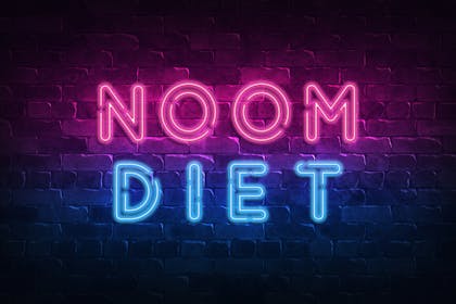 Neon sign reading: NOOM DIET