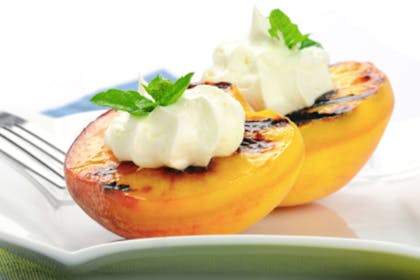 35. Grilled peaches with yoghurt