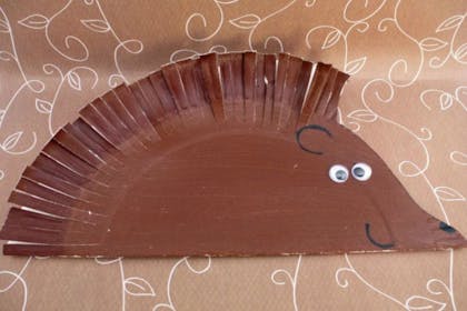 paper plate hedgehog