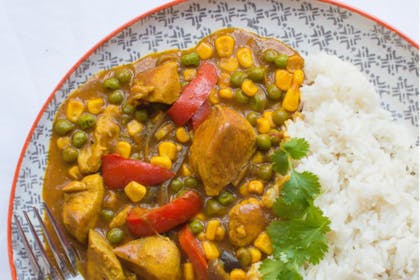 Creamy chicken, pepper and sweetcorn curry