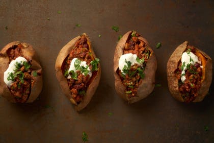 85. Baked sweet potatoes with vegetarian chilli
