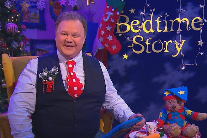 Mr Tumble, aka actor Justin Fletcher, reads CBeebies bedtime story