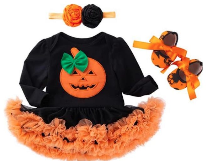 Amazon pumpkin outfit
