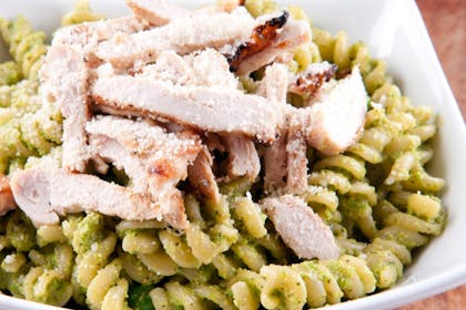 21. Chicken pesto pasta