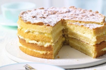 Lemon curd layer cake