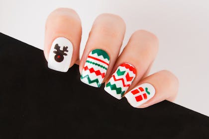 Christmas nail polish - painted nails