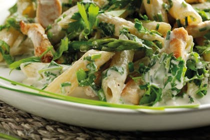 36. Chicken and asparagus herby pasta