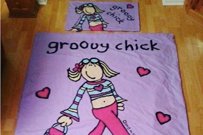 3. Groovy Chick bed set