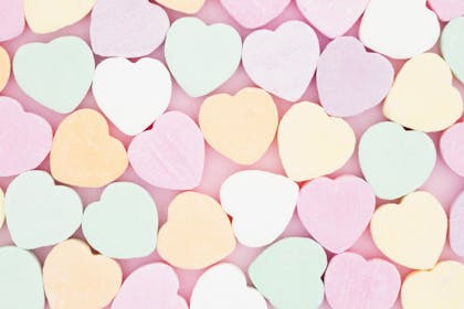 Pastel love hearts