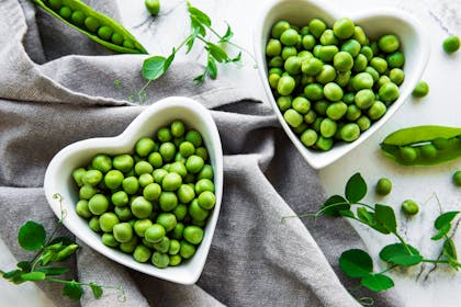 Peas in heart-shaped dishes
