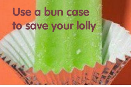 green ice lolly in paper bun case