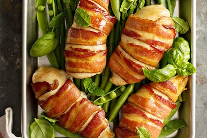Chicken wrapped in bacon 