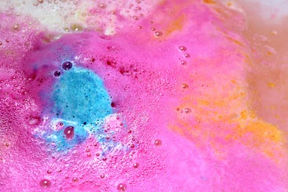 Colourful melting bathbomb