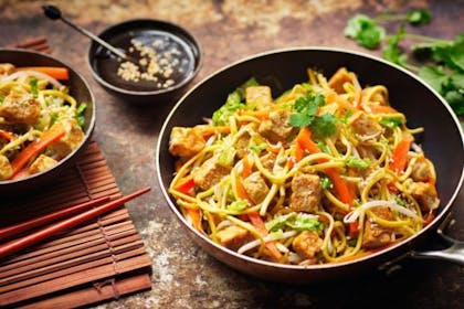 Quorn chow mein