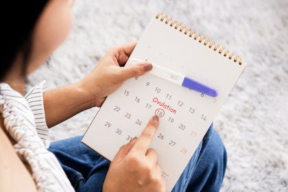 Lady with ovulation calendar